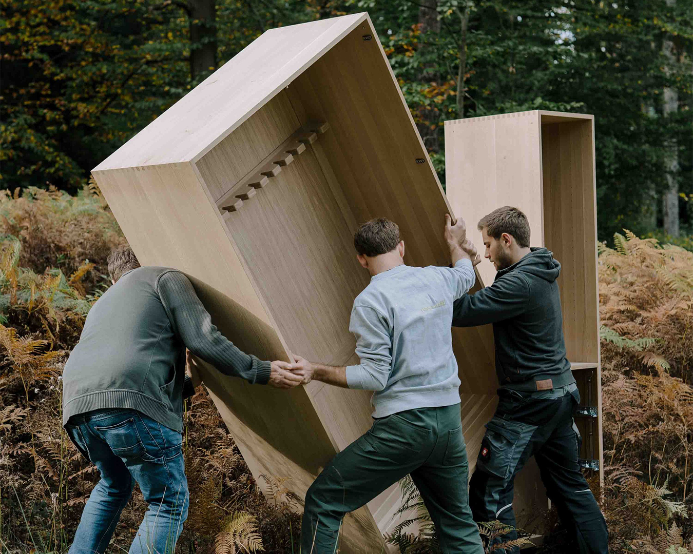 Karriere_0001_Schrank-Eiche-Vollholz-Wald-Zusammenbau-Handwerk-Tischlerei-Pichler